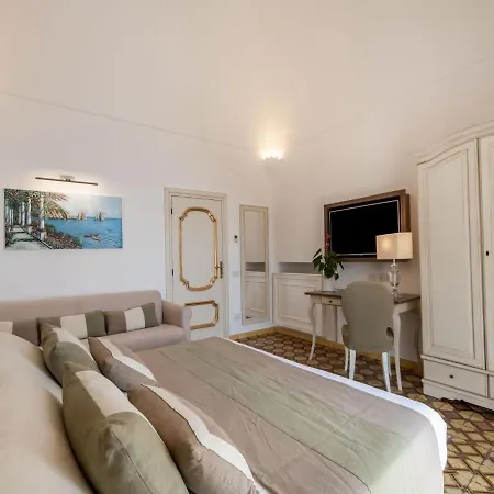 Hotel Belvilla By Oyo 4*